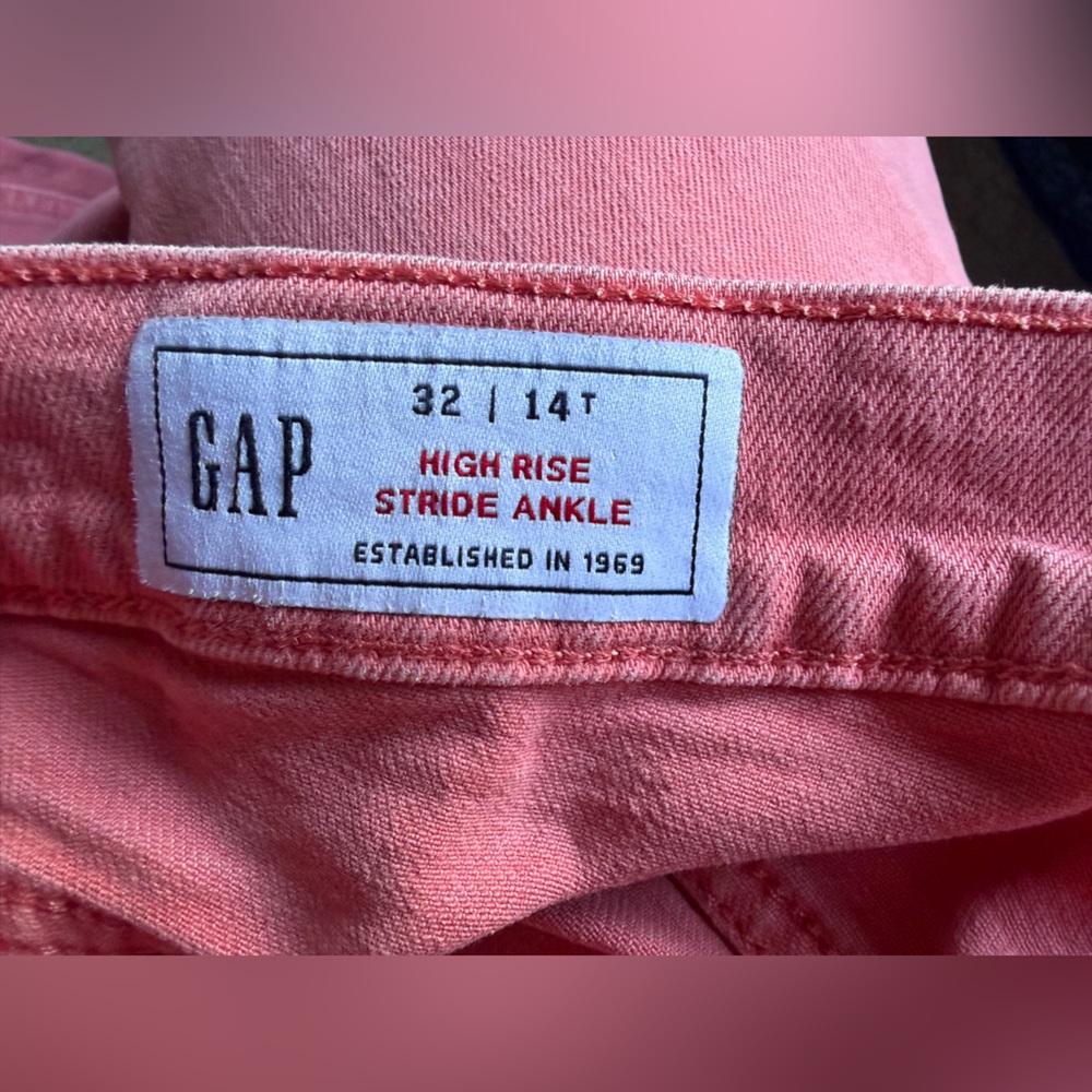 GAP Women's High Rise Jeans - Pink
